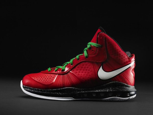Ho10_NA_ChristmasDay_Footwear_LeBron_Profile_1373 Ho10_NA_ChristmasDay_Footwear_LeBron_Profile_1373
