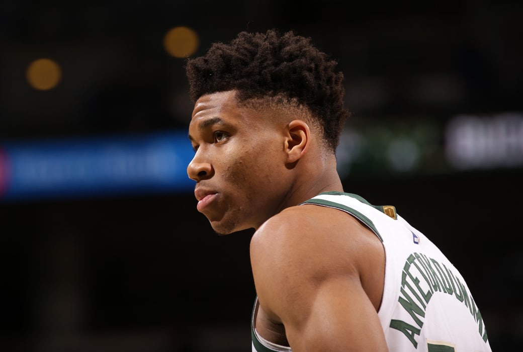 giannis Antetokounmpo knee injury