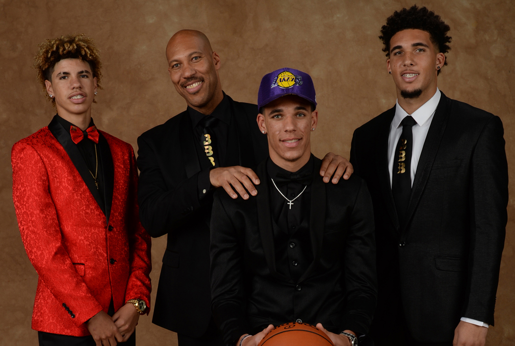 lavar ball lonzo ball liangelo ball lakers