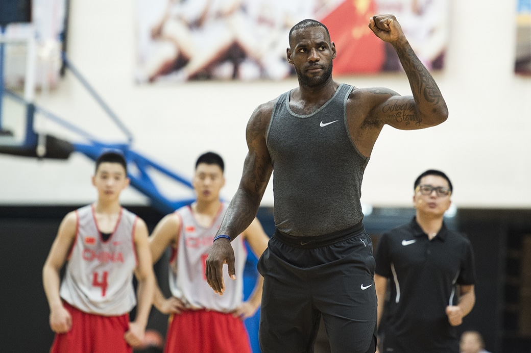 First Look at Nike LeBron 15 'Primetime' – SLAM