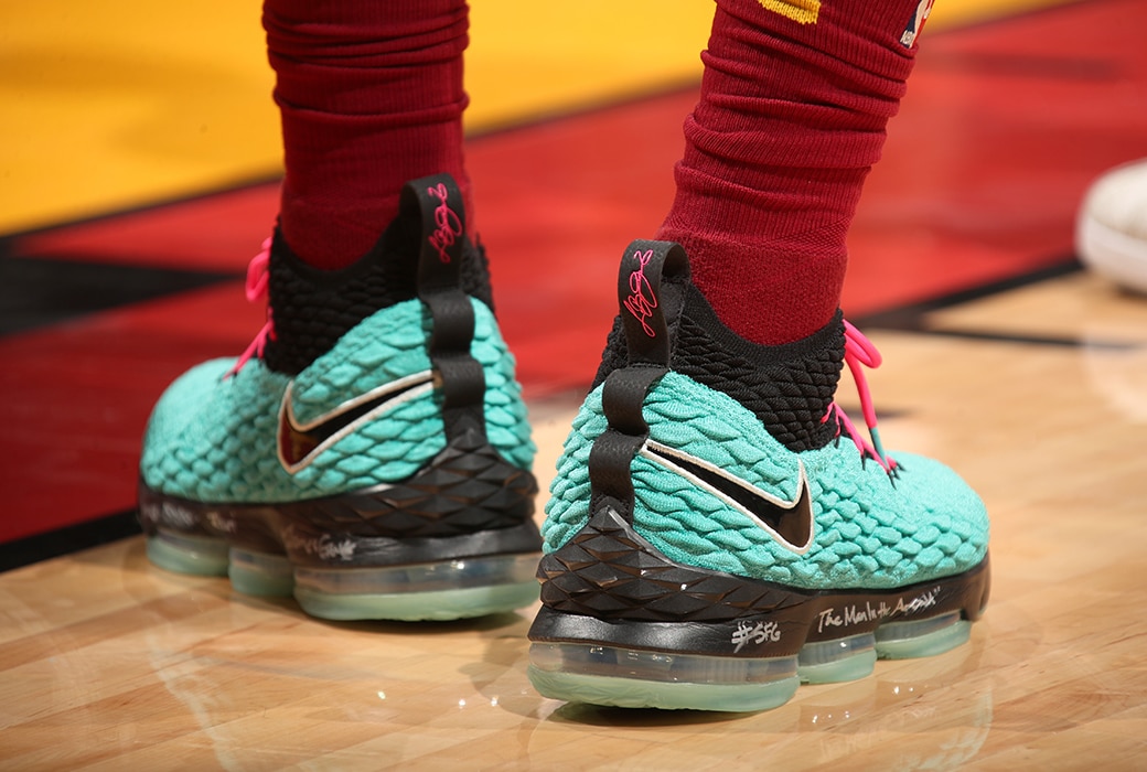 Nike LeBron 15