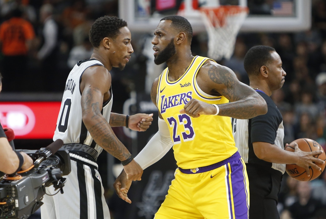 lebron demar lakers spurs post up