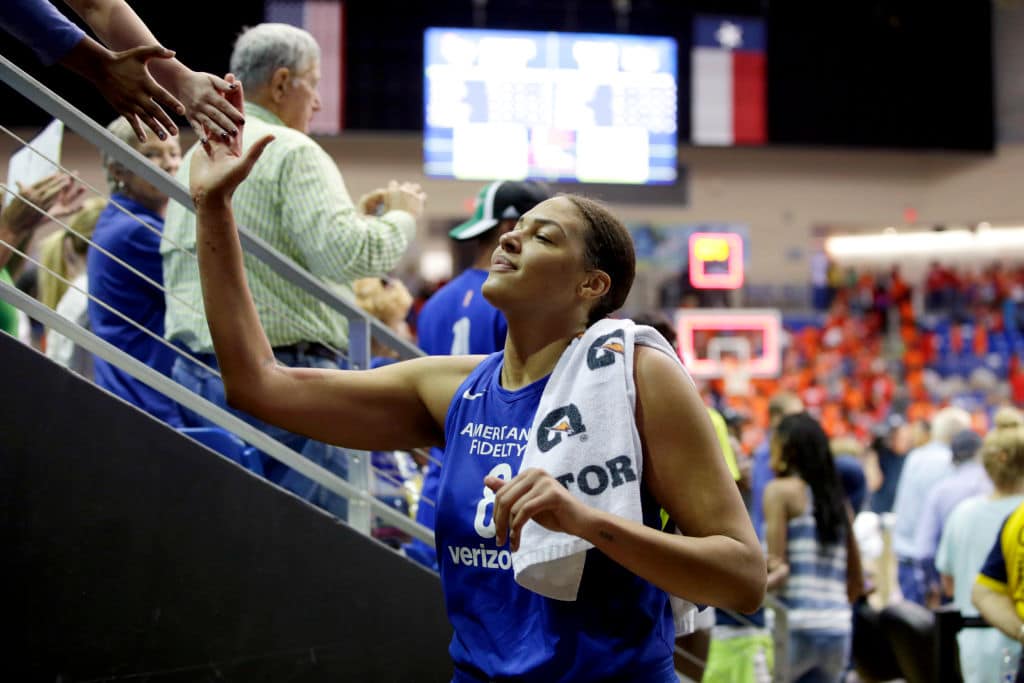 Liz Cambage of the Dallas Wings