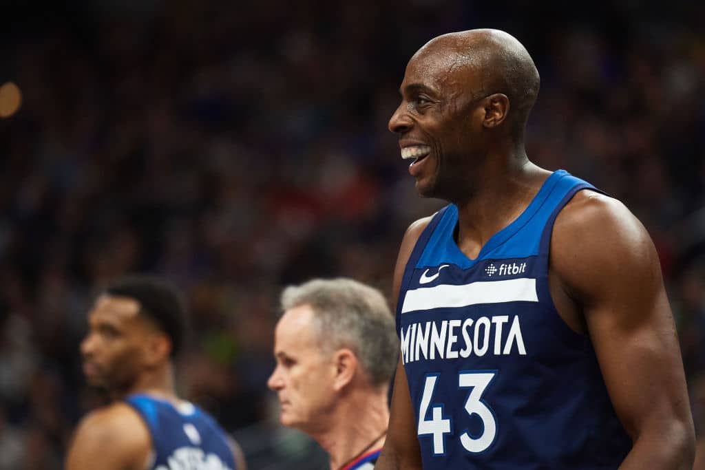 Anthony Tolliver Horizontal