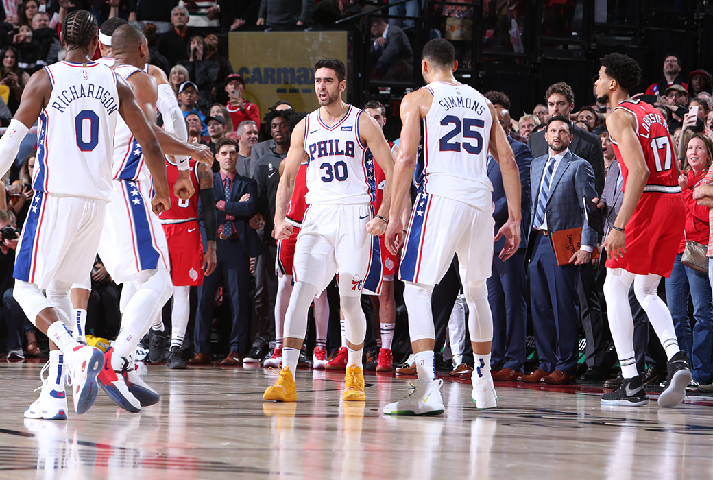 Furkan Korkmaz sixers post up