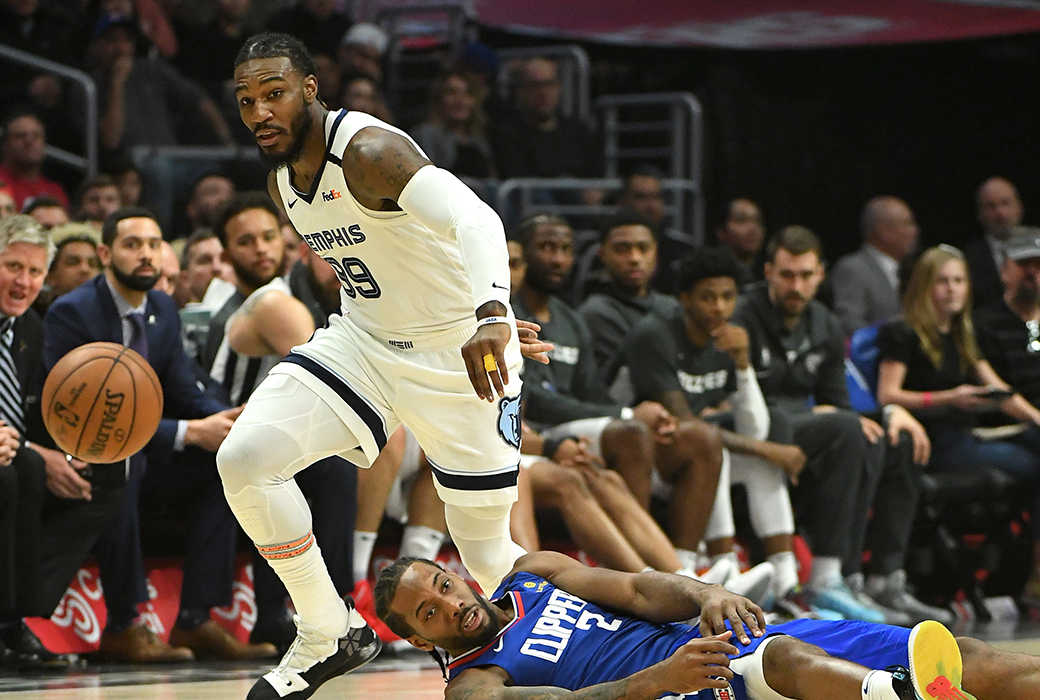 jae crowder grizzlies post up