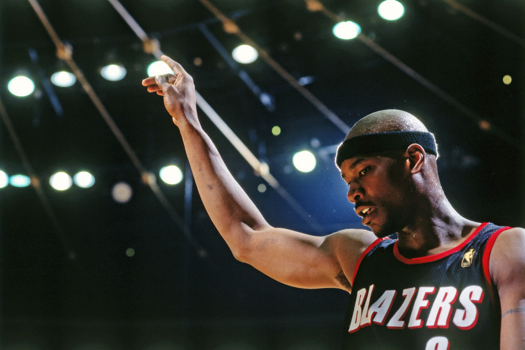 Clifford Robinson of the Portland Trail Blazers